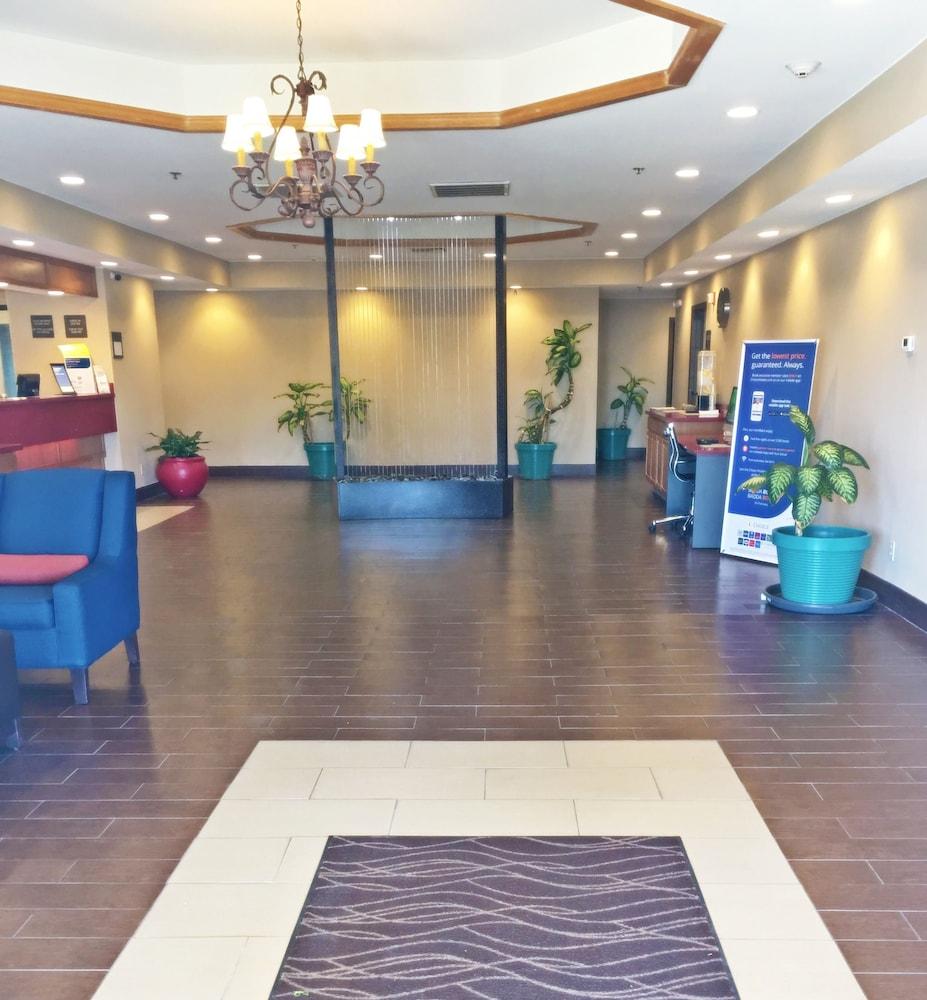 Comfort Inn & Suites Klamath Falls Exterior photo
