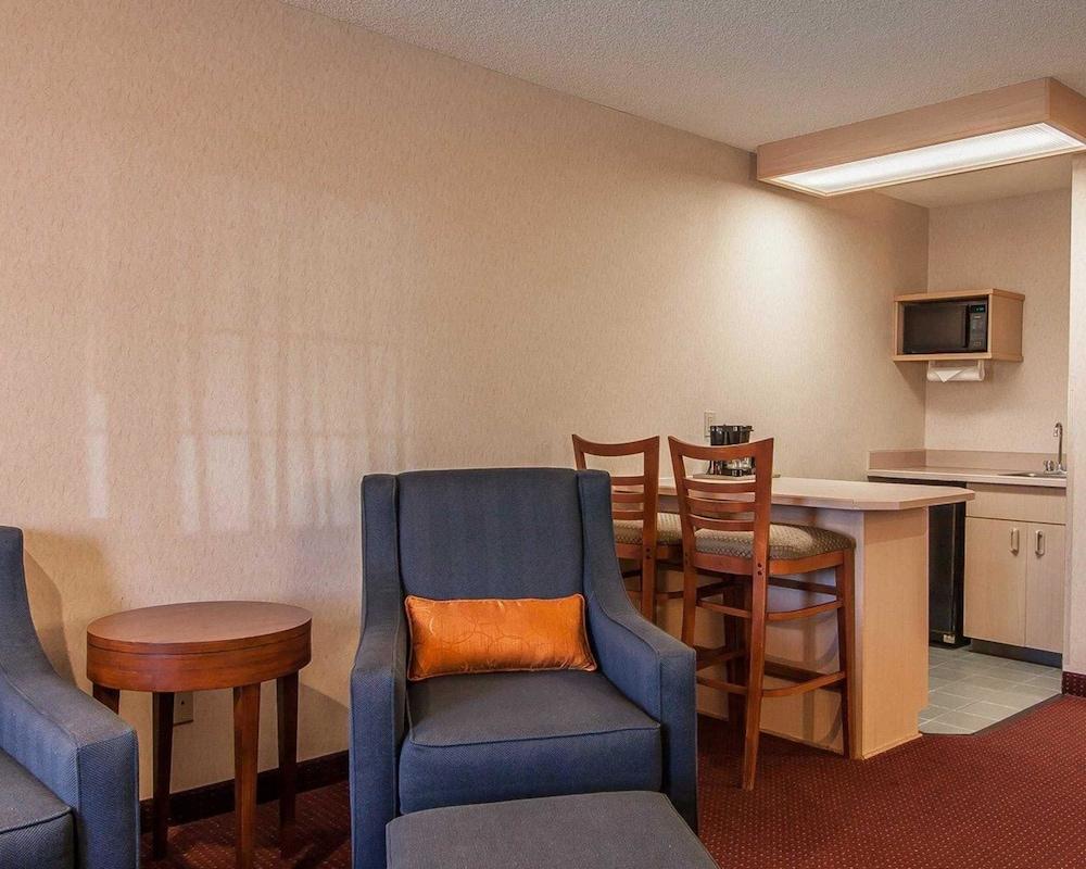 Comfort Inn & Suites Klamath Falls Exterior photo